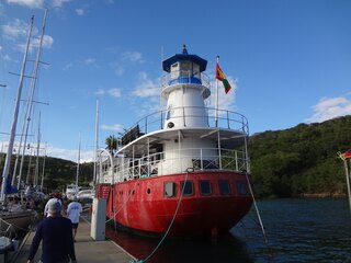 Je vous assure qu'il s'appelle "Le phare bleu". Le reconnaissez-vous?