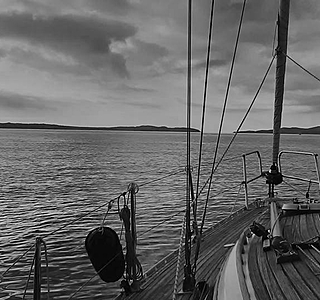 La mer en noir et blanc, rien que la mer, rien que du noir et blanc !